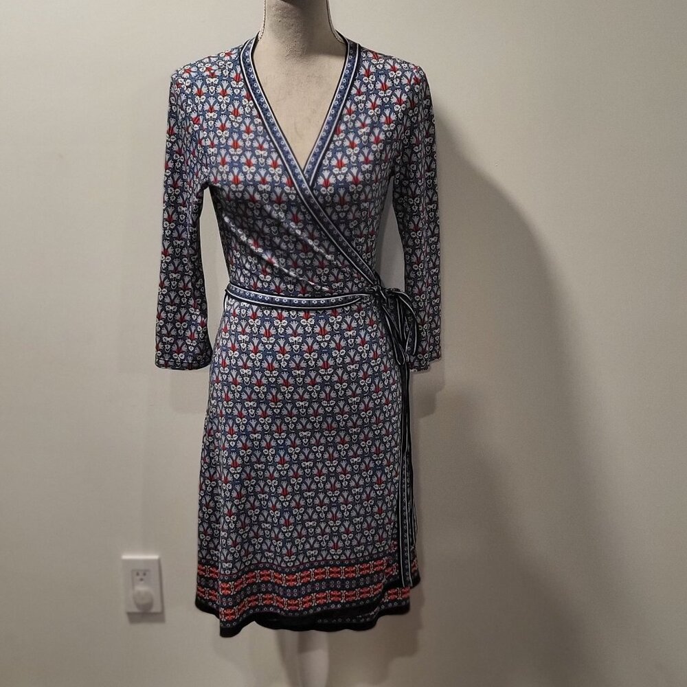 Max Studio Size M, Blue Patterned Wrap Dress, long sleeved